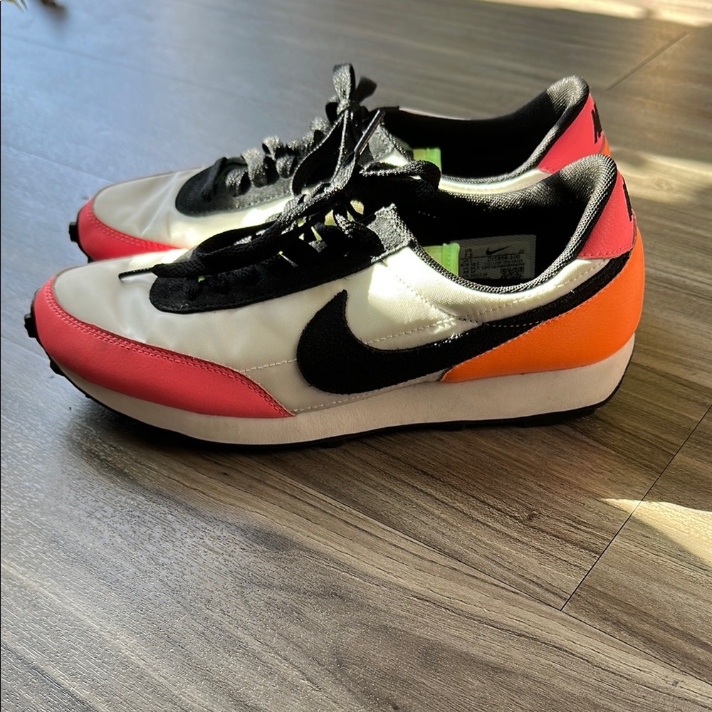 Nike Daybreak Summit White/Sunset Orange Sneakers